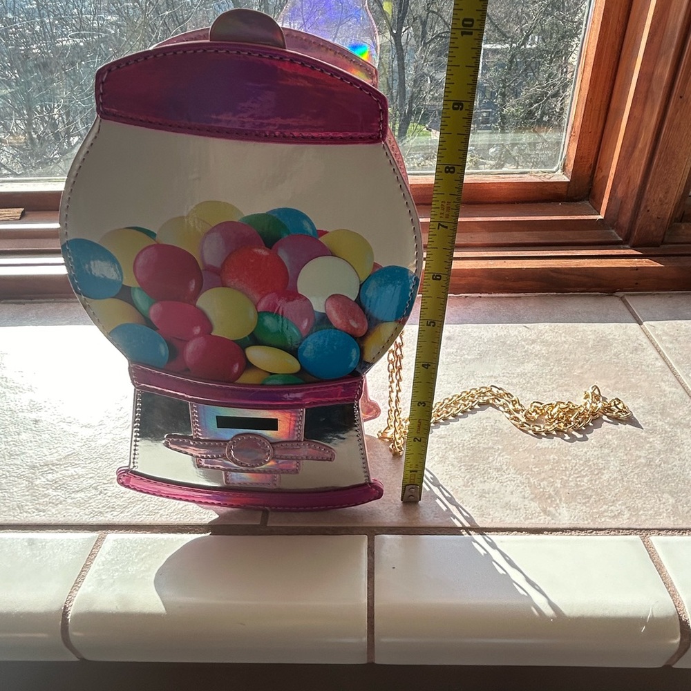 Gumball purse. Super cute. Used only once.